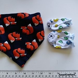 Newborn bib and hand cover set